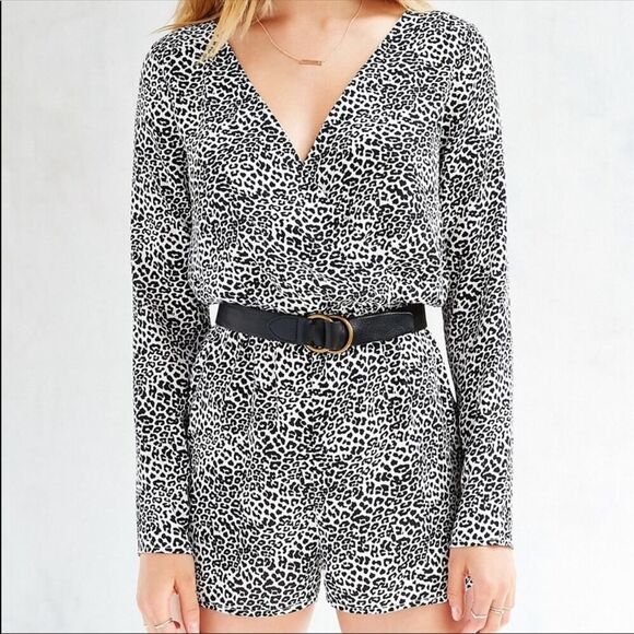 Silence + Noise Black & White Leopard Romper - Picture 1 of 7